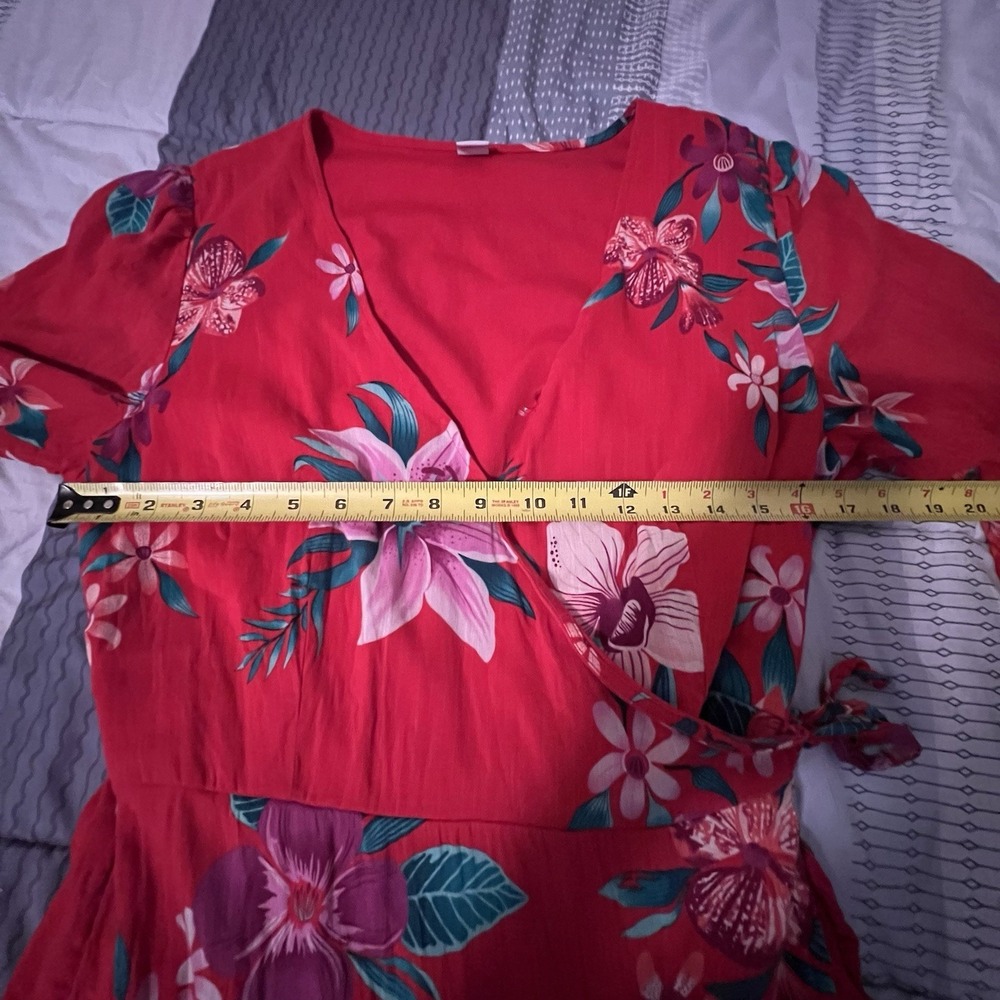 Old Navy Red Pink Green Tropical Floral Wrap Dress Bell Sleeve Size Medium - Picture 10 of 13